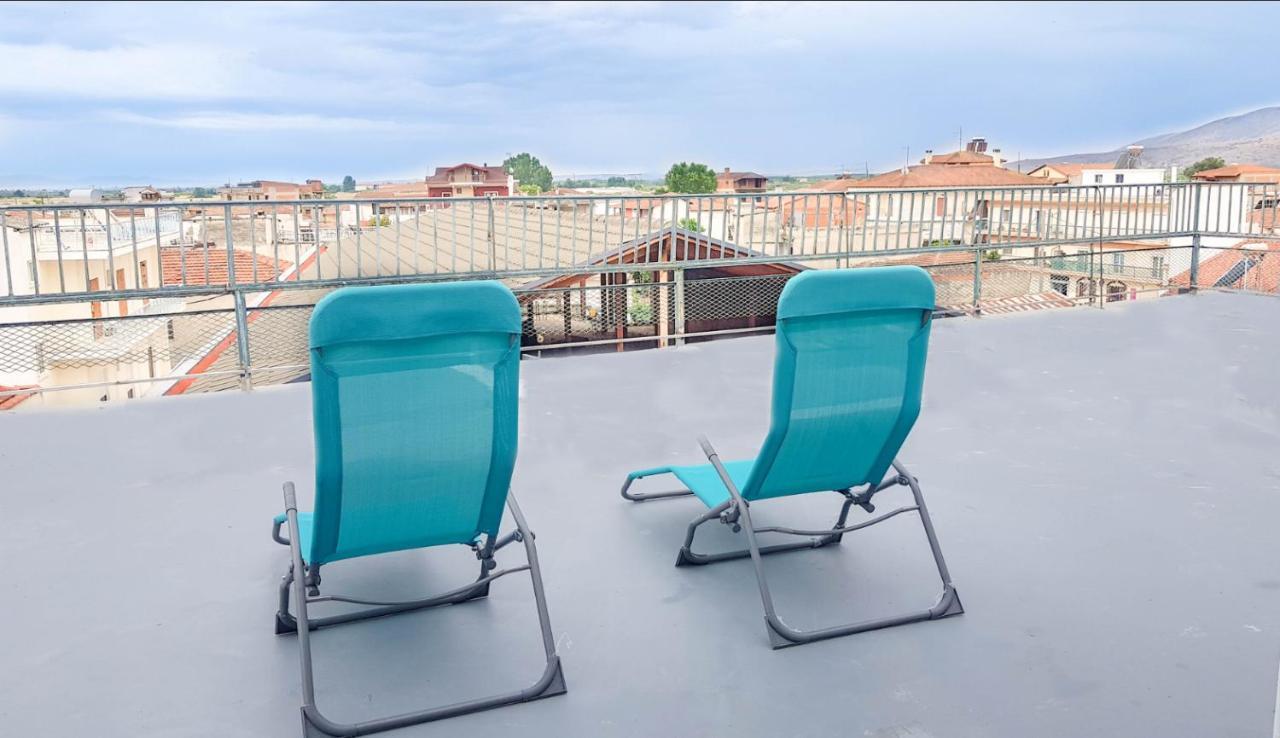 Studio With City View Apartment Tirnavos Екстериор снимка