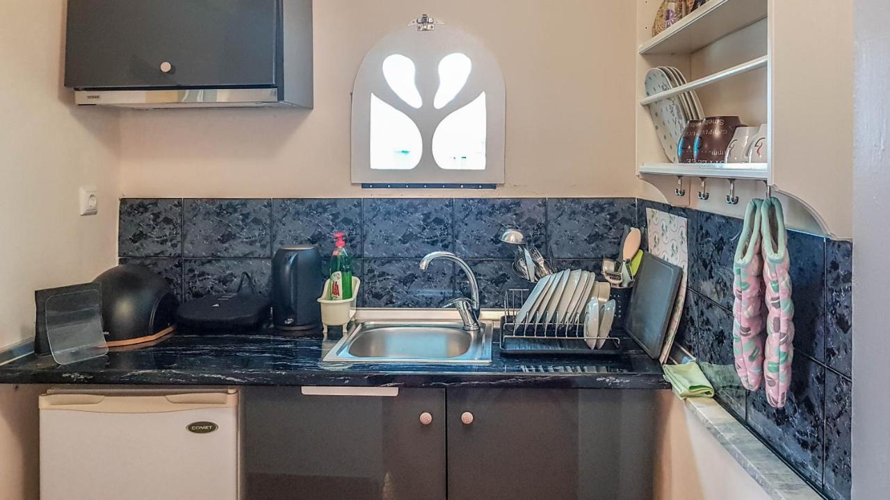 Studio With City View Apartment Tirnavos Екстериор снимка